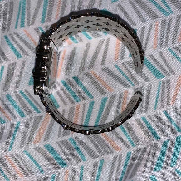 Watch - Picture 2 of 3